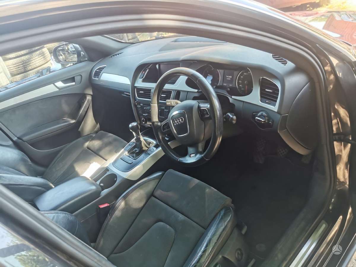 Audi A4 rezerves daļās. Dalimis s line