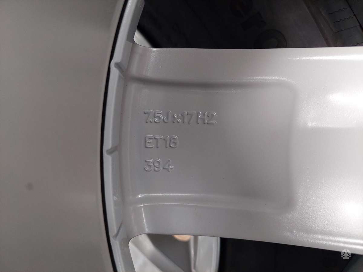 Volkswagen, lengvojo lydinio, R17
