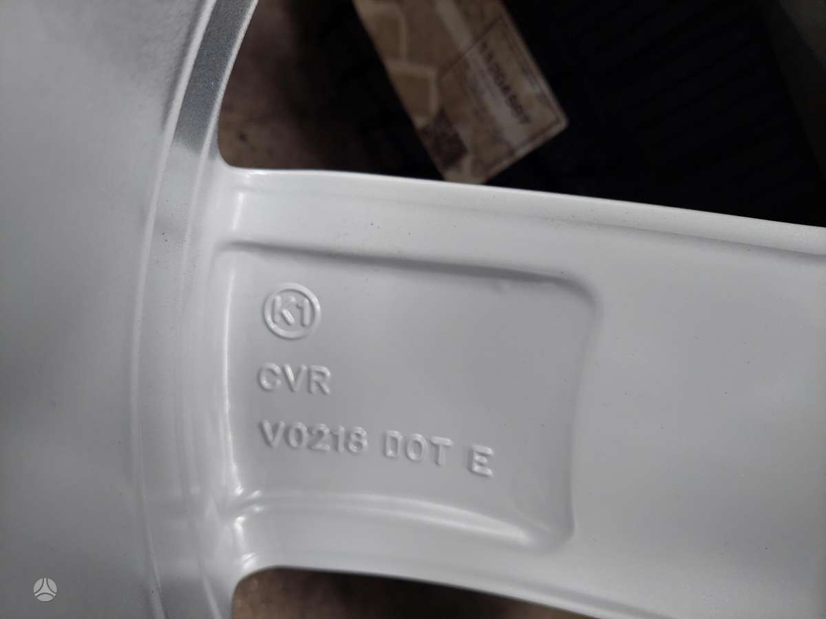 Volkswagen, lengvojo lydinio, R17