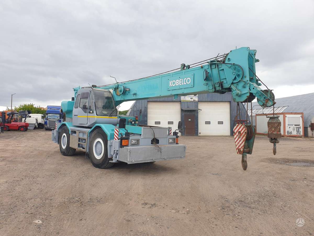 Kobelco RK250-3, crane