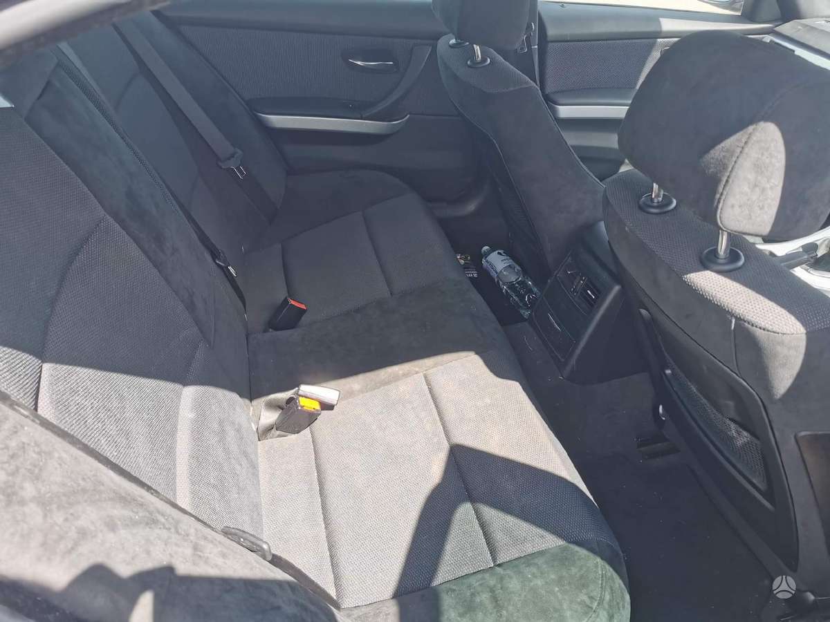 BMW 320 Dalimis