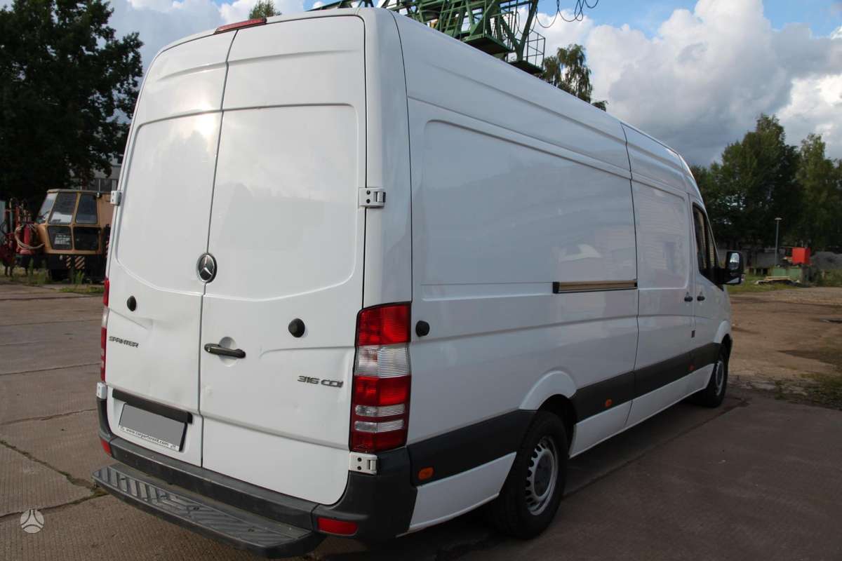 Mercedes-Benz Sprinter, preču