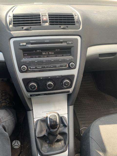 Skoda Octavia dalimis
