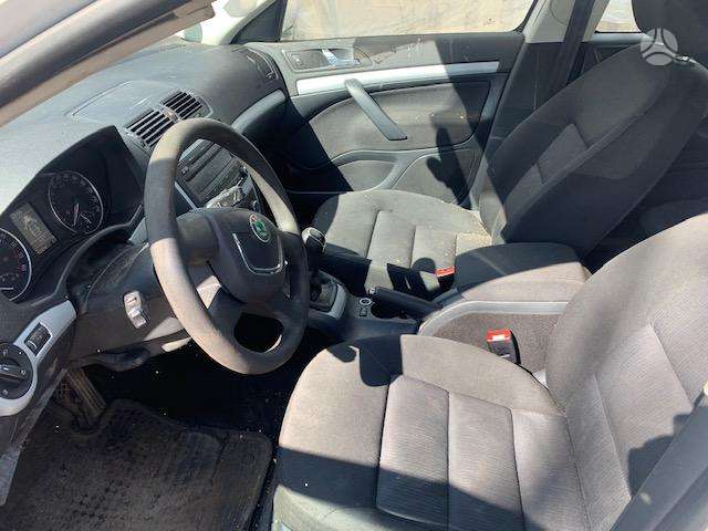 Skoda Octavia dalimis