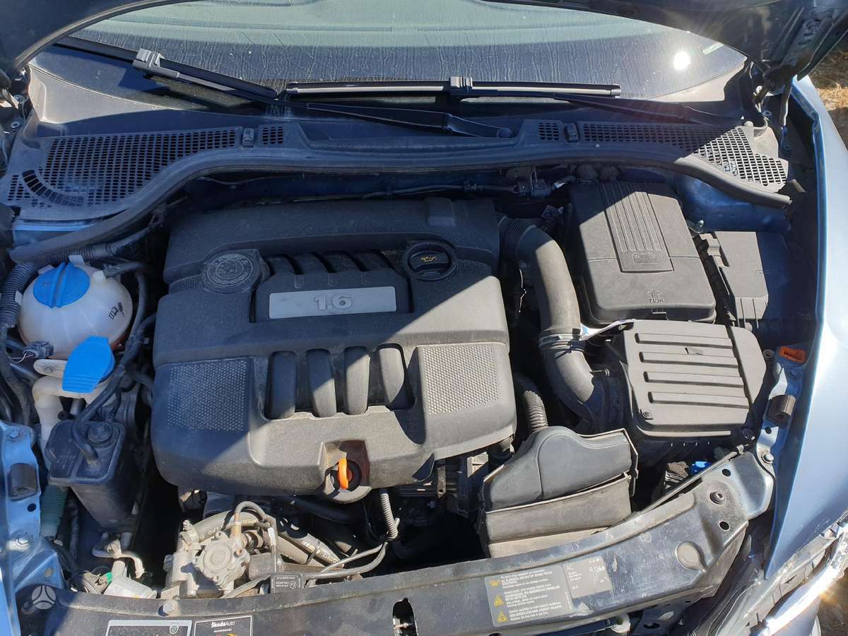 Skoda Octavia dalimis