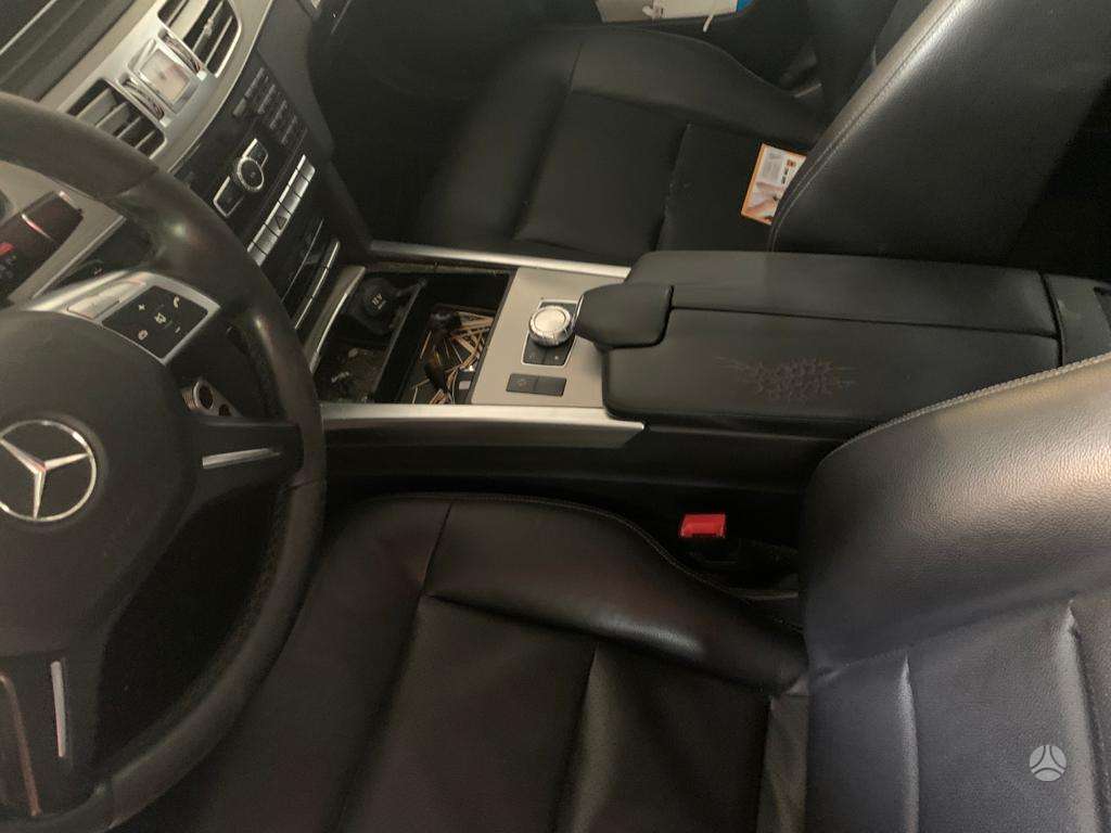 Mercedes-Benz E220 dalimis