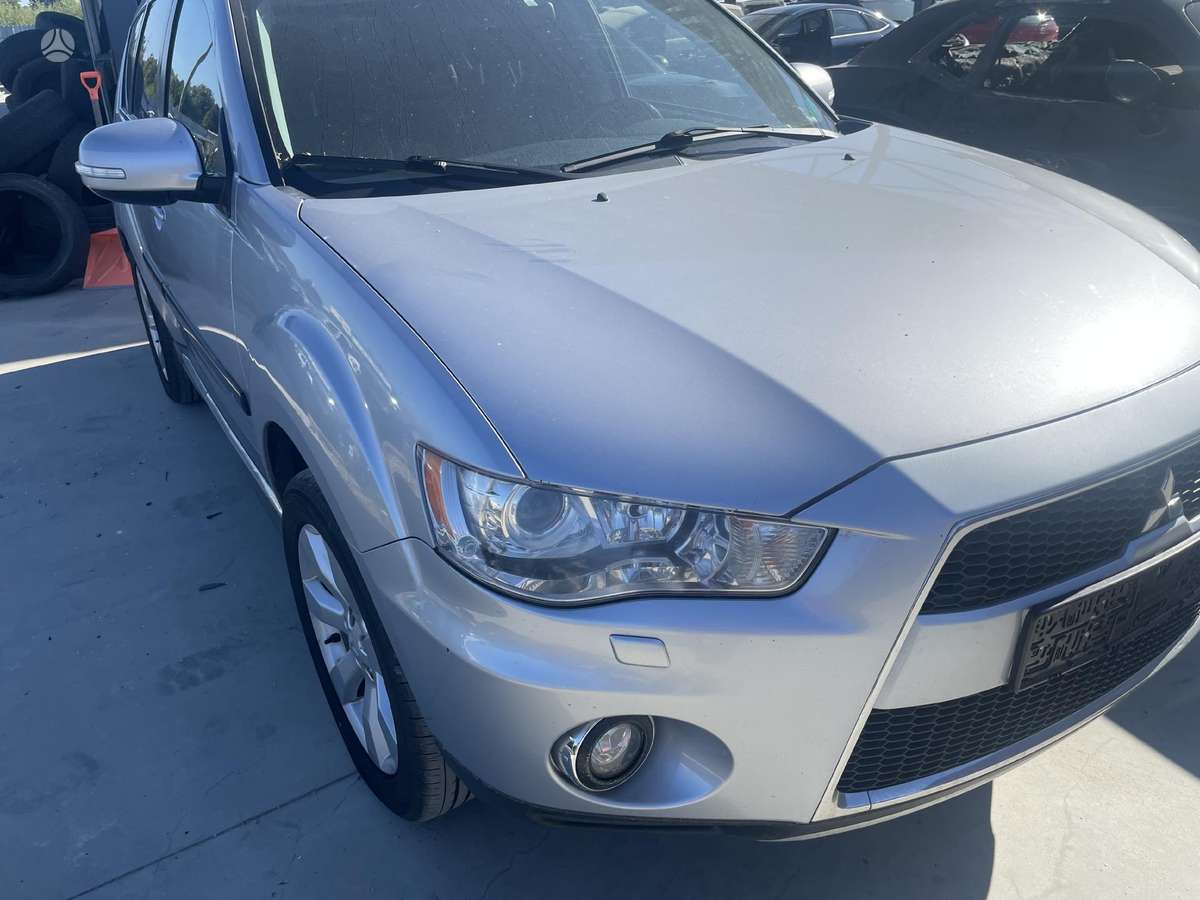 Mitsubishi Outlander по частям