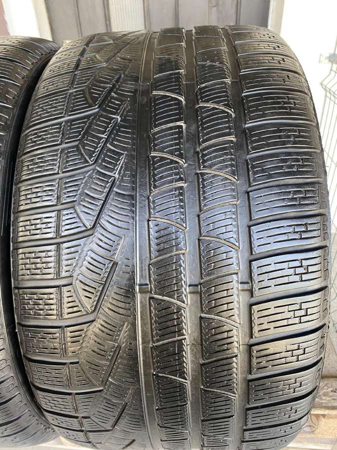 Pirelli Sotto zero, žieminės 295/30 R20