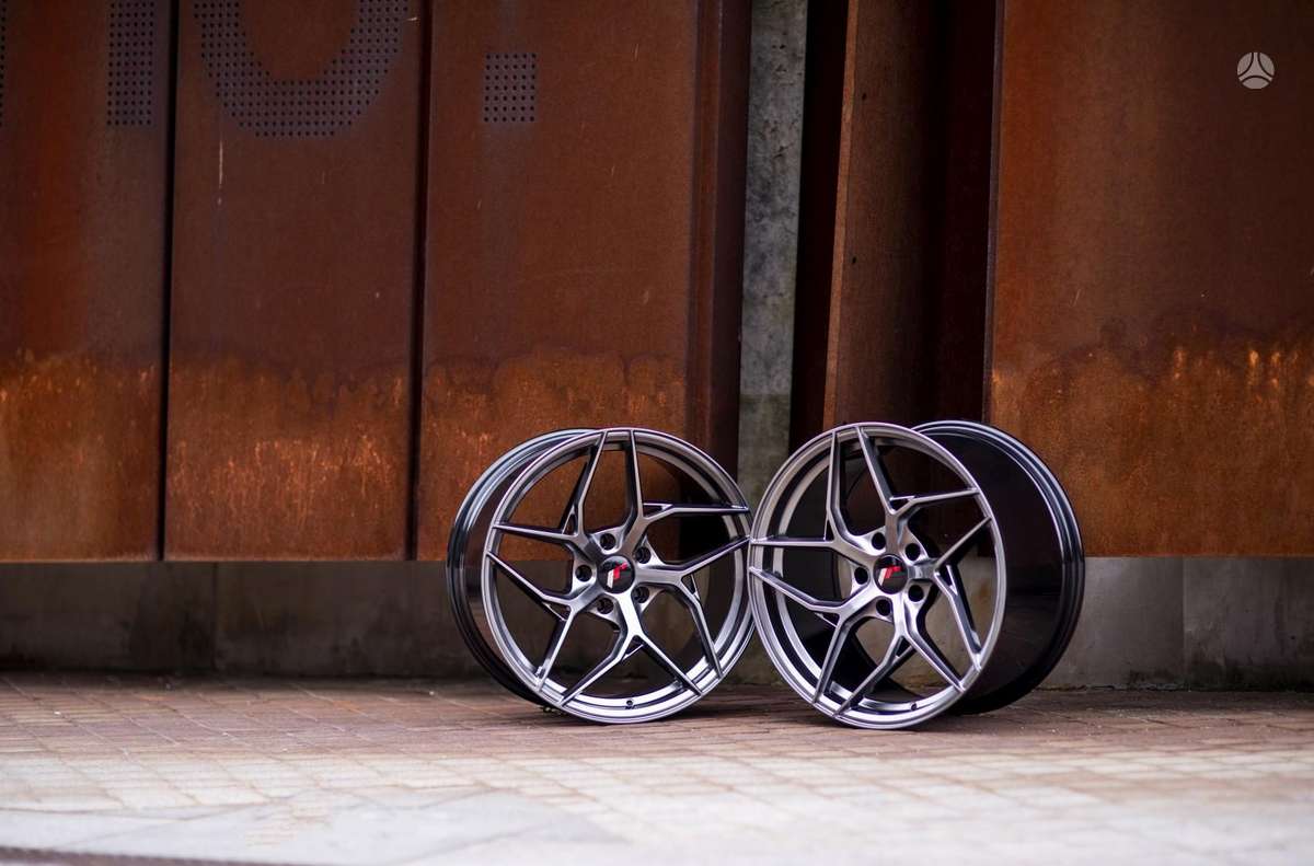 Japan Racing JR35 Hyper Black, light alloy, R19