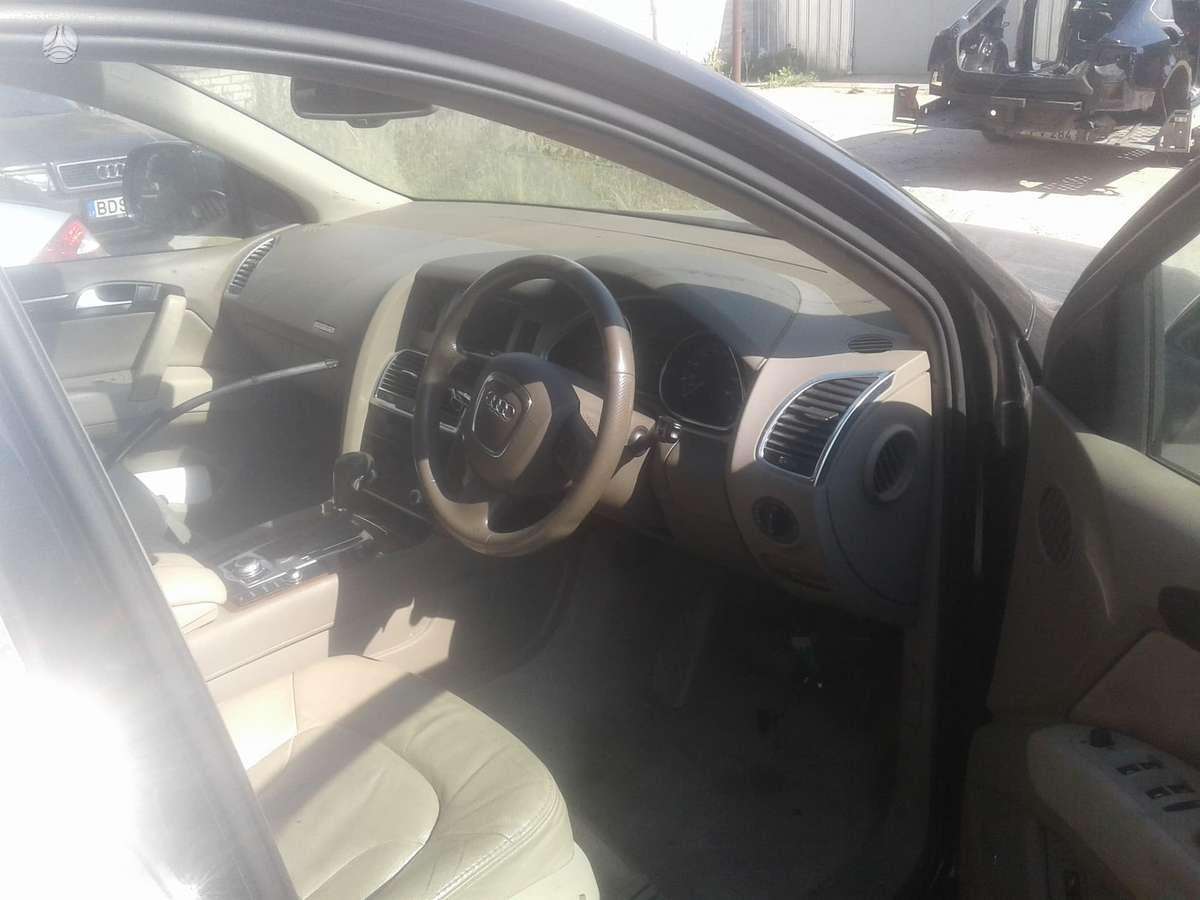 Audi Q7 Bose 7 vietos