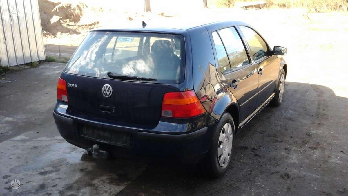 Volkswagen Golf dalimis.