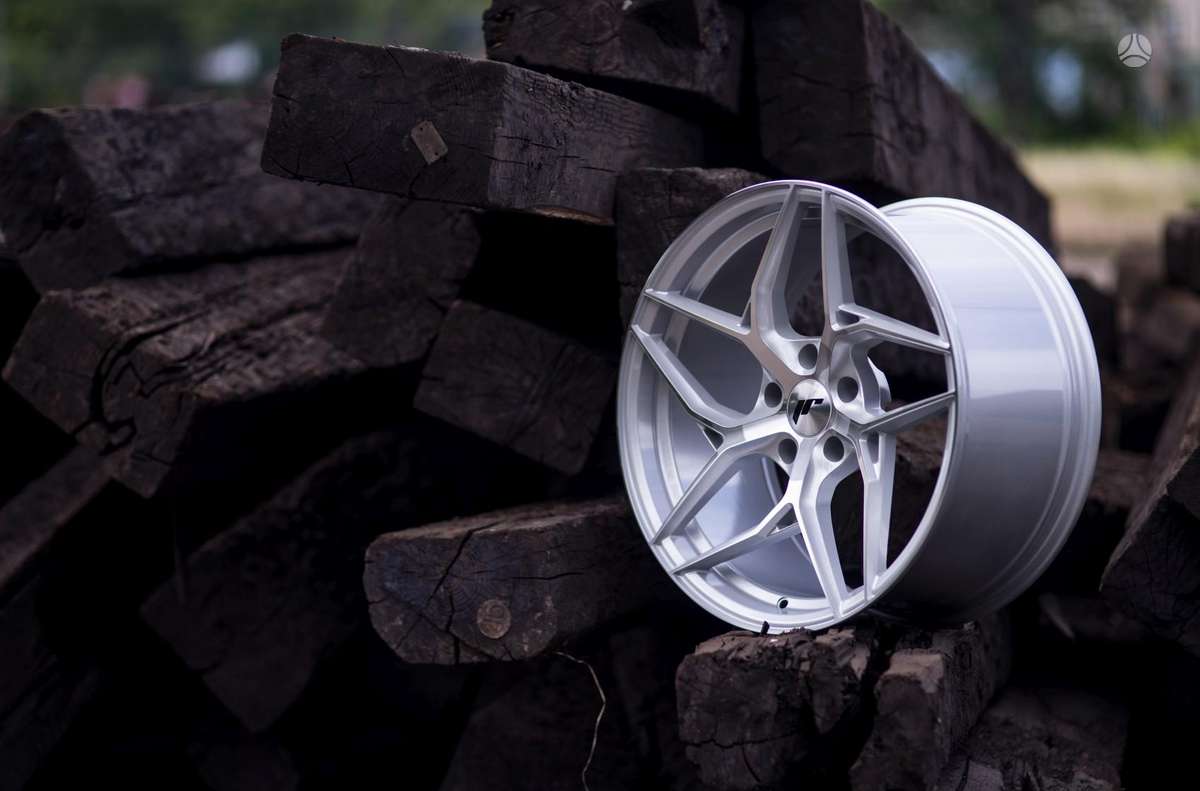 Japan Racing JR35 Silver, light alloy, R19