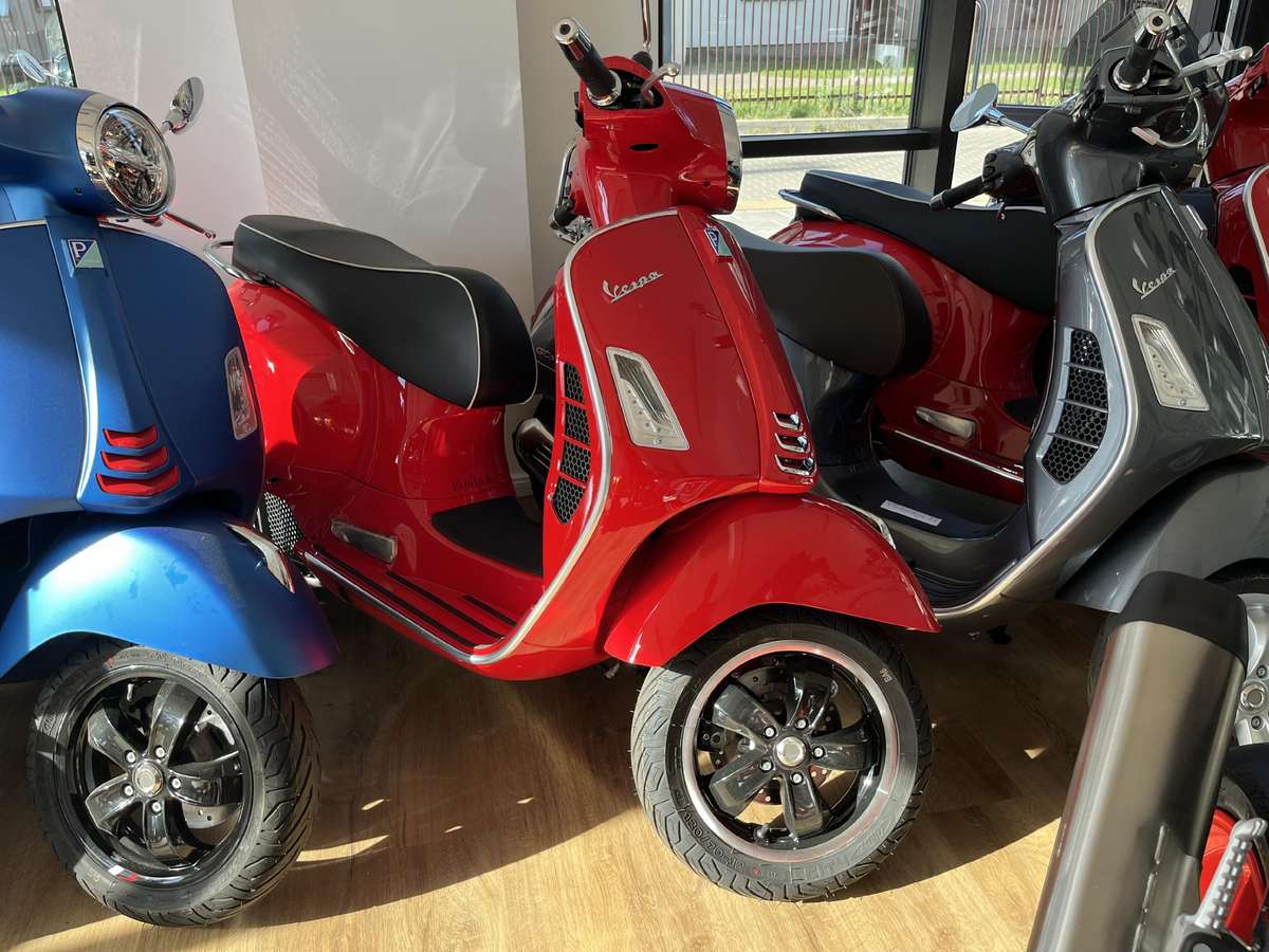 Piaggio Vespa 310cc, scooters / mopeds