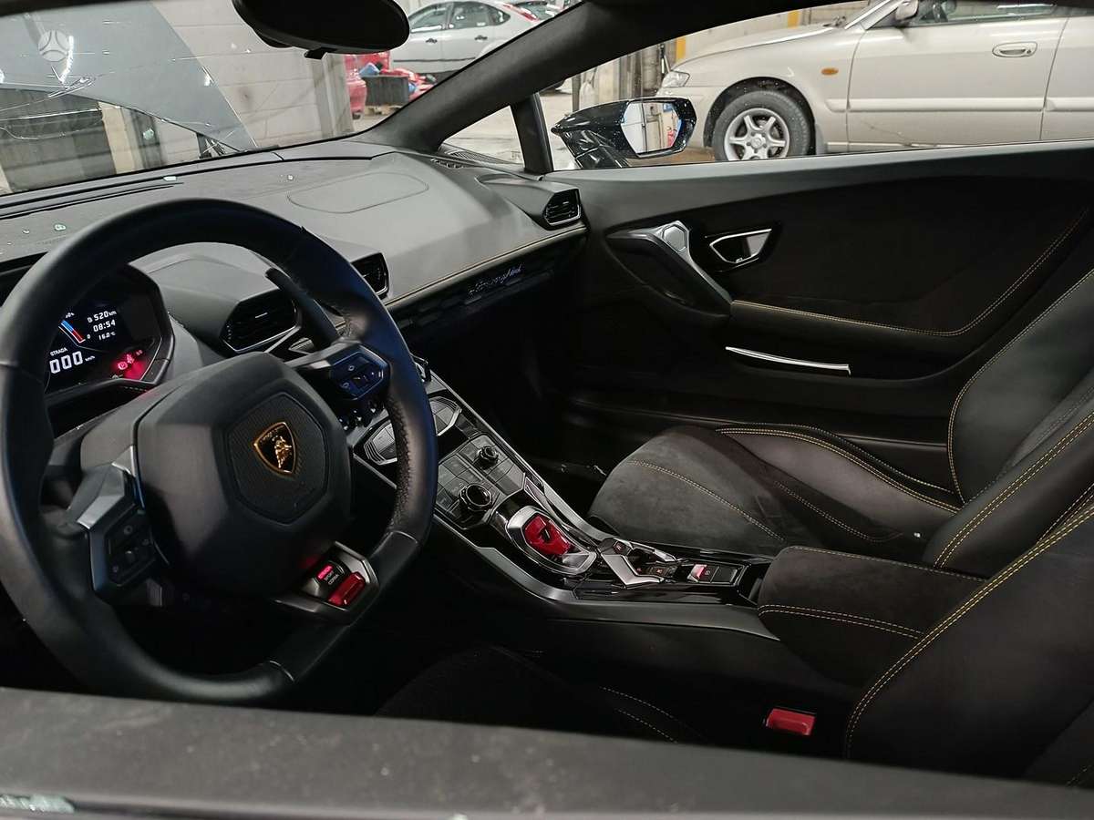 Lamborghini Huracan по частям