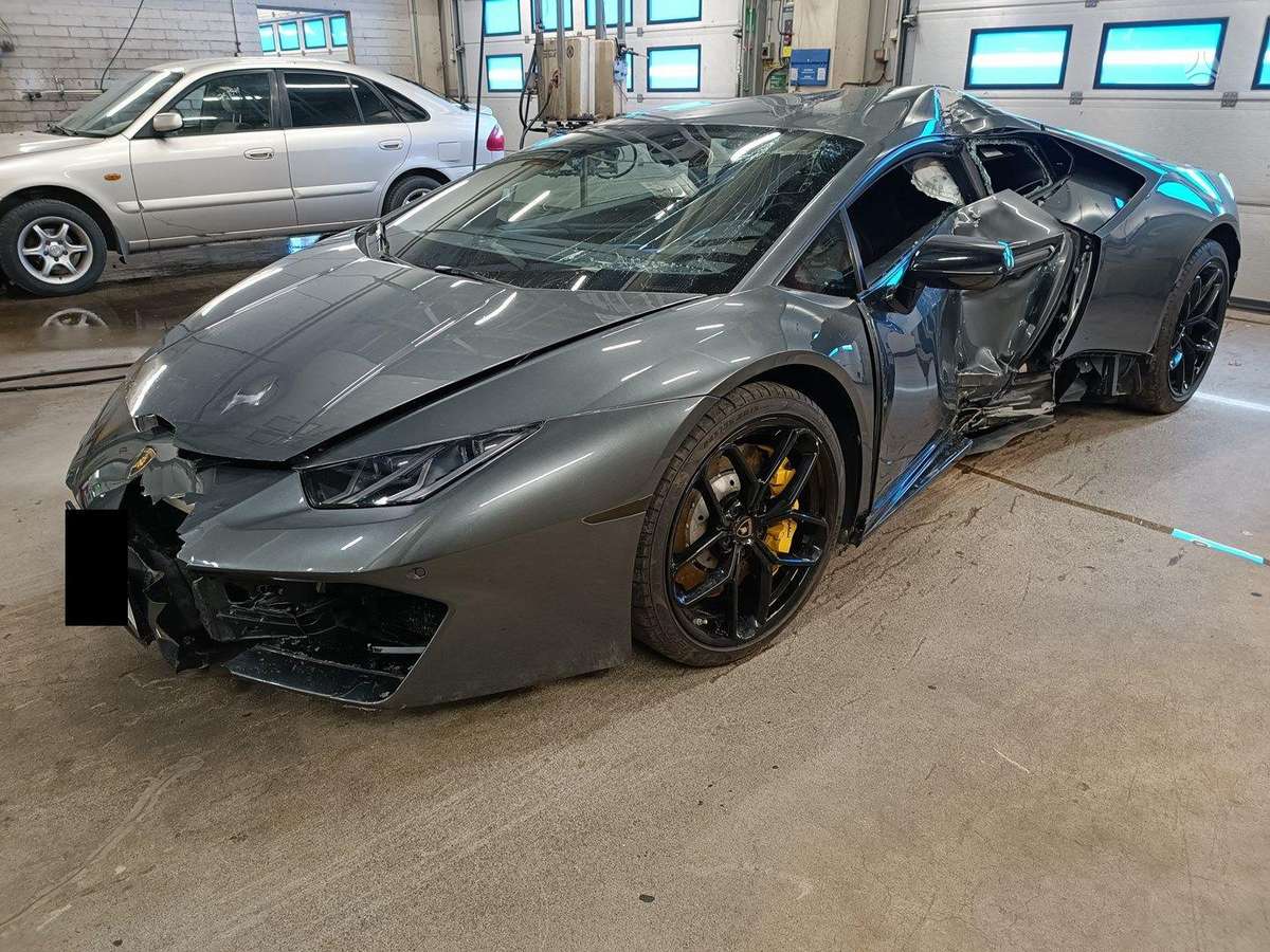 Lamborghini Huracan по частям