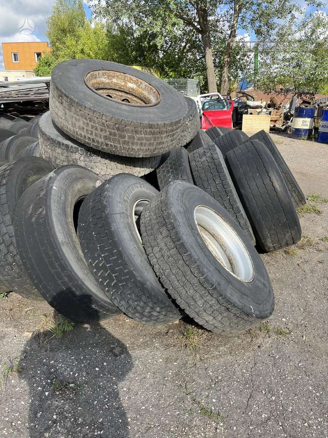Michelin, all-season 315/80 R22