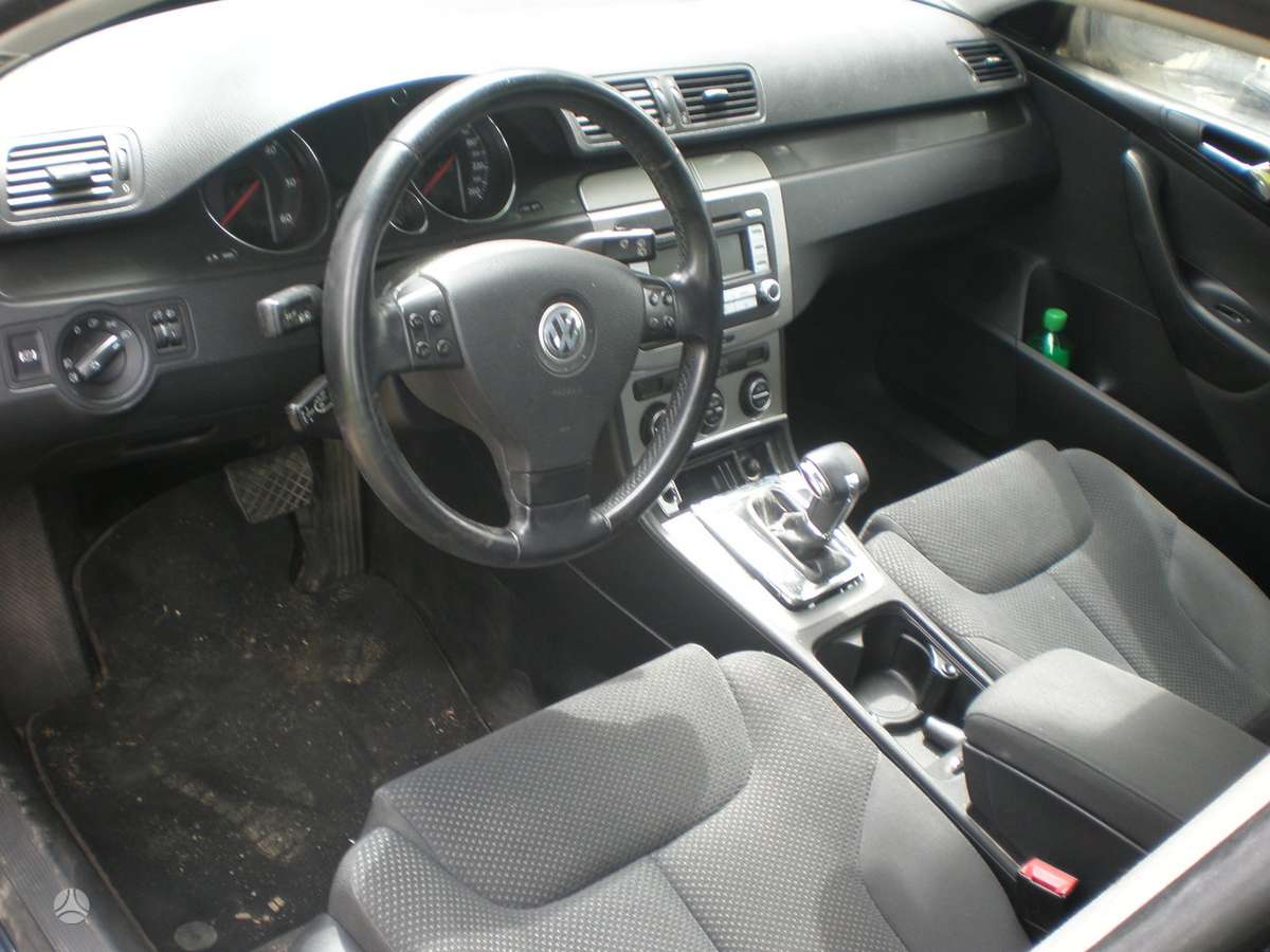 Volkswagen Passat dalimis. Ratu neber