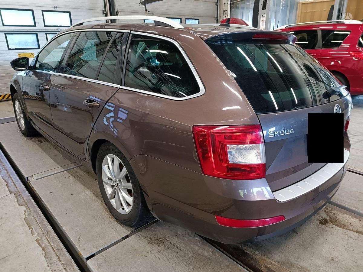 Skoda Octavia dalimis