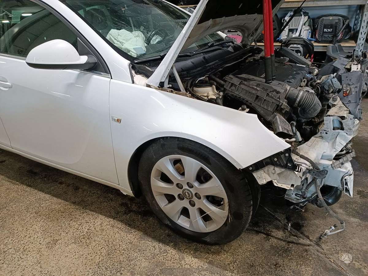 Opel Insignia по частям