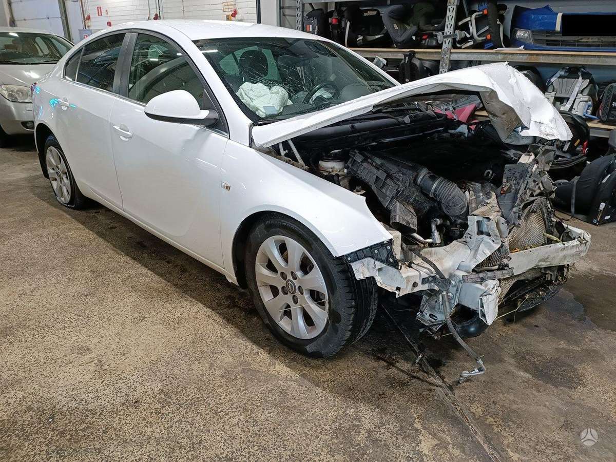 Opel Insignia по частям