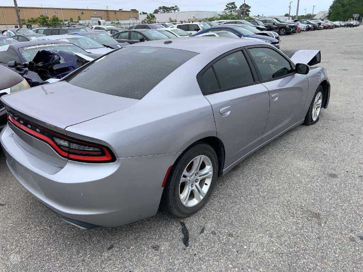 Dodge Charger dalimis. 3 6 5 7