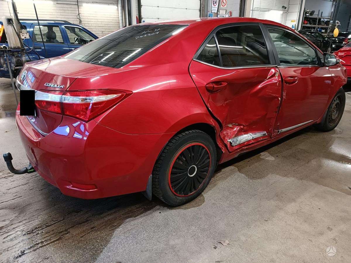 Toyota Corolla по частям