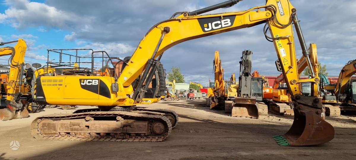 JCB JS290LC, excavator