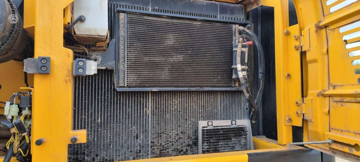 JCB JS290LC, ekskavatoriai