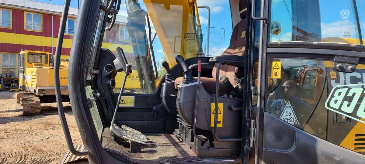 JCB JS145LC+Plus, excavator
