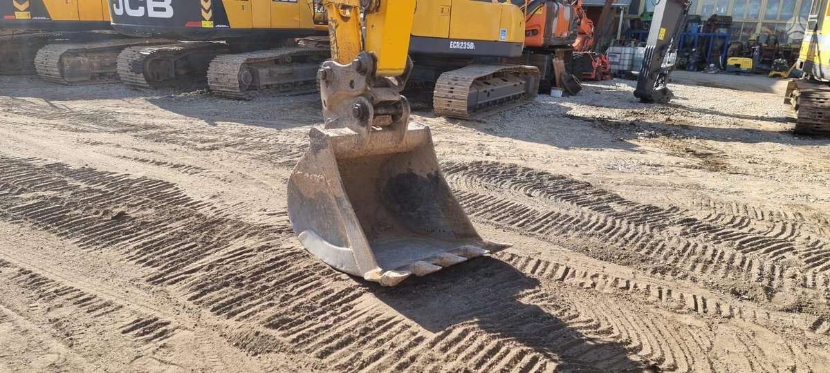 JCB JS145LC+Plus, excavator