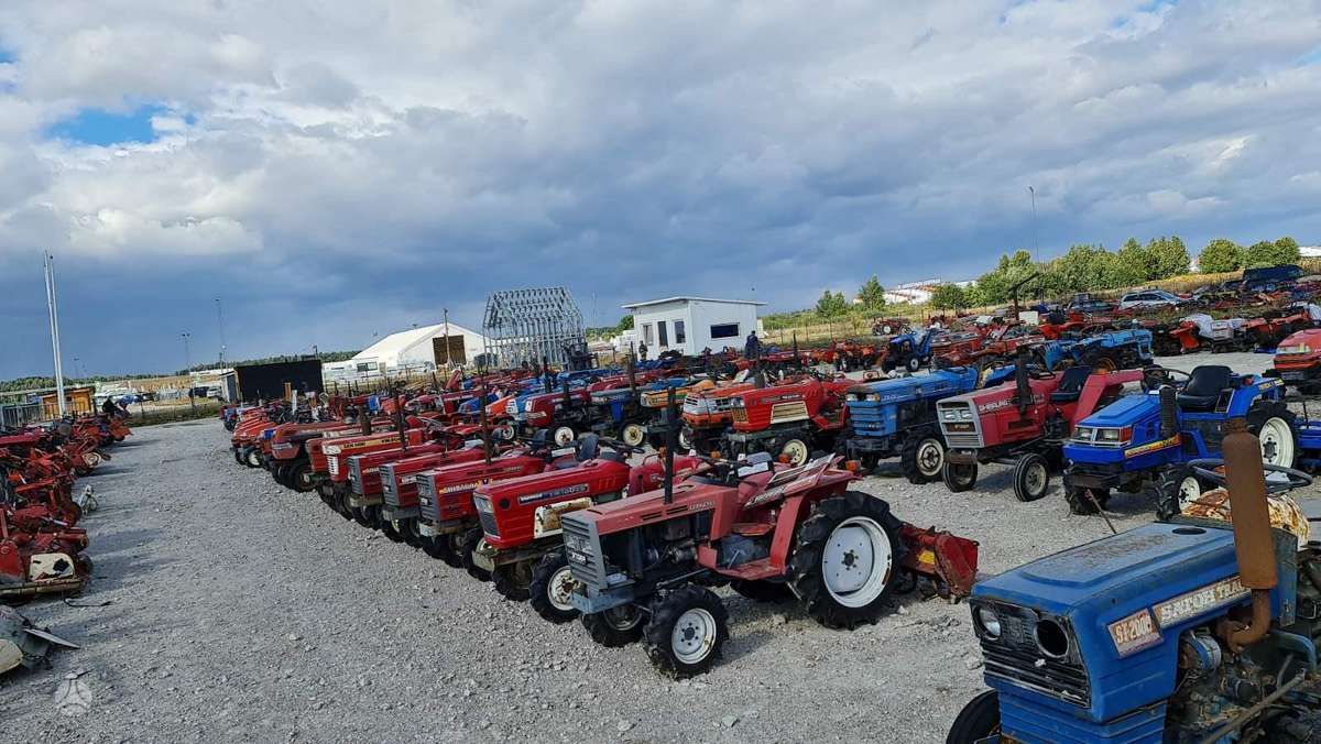 Kubota VISI MODELIAI, tractors