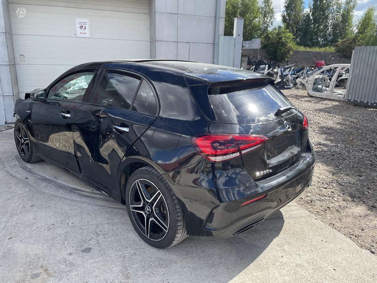 Mercedes-Benz A250 Amg apdaila