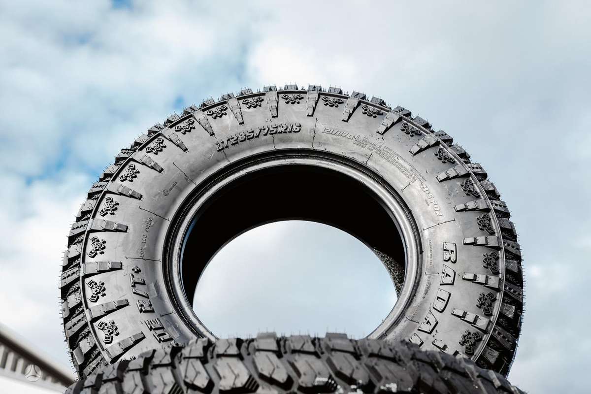 Radar Renegade R/T+, universalios 285/75 R16