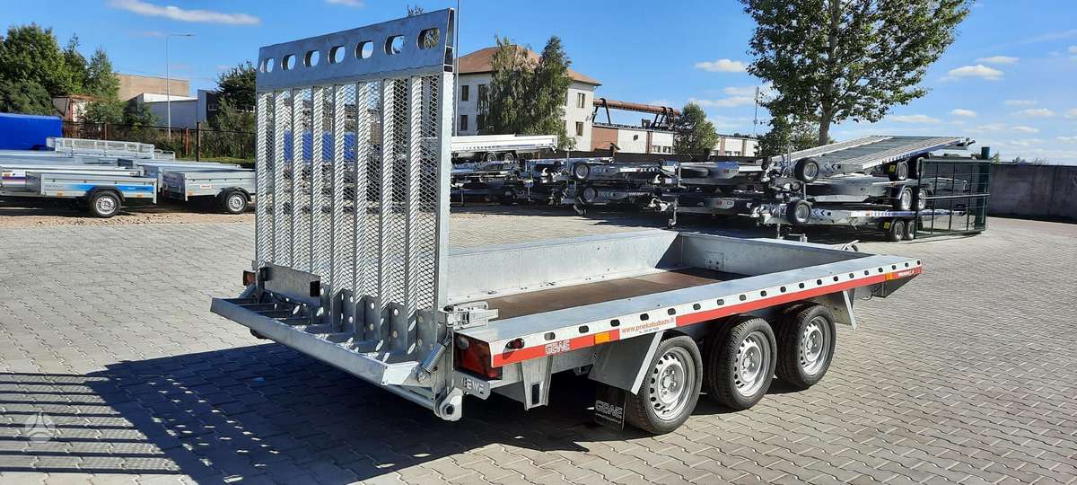 -Kita- Gewe Builder, spec. priekabos / puspriekabės