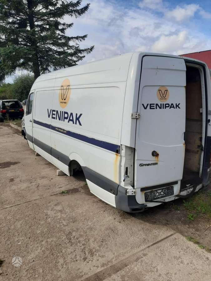 Mercedes-Benz SPRINTER, preču