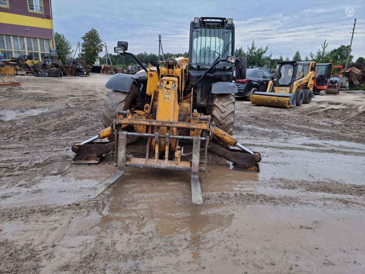 JCB 535-125, telescopic handler