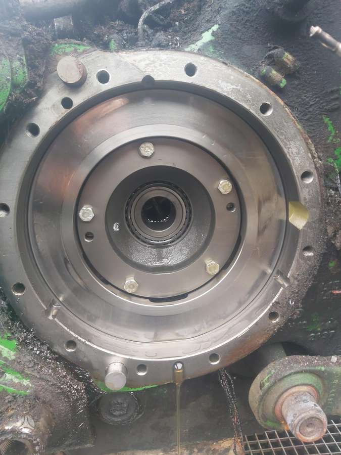 John Deere 6220