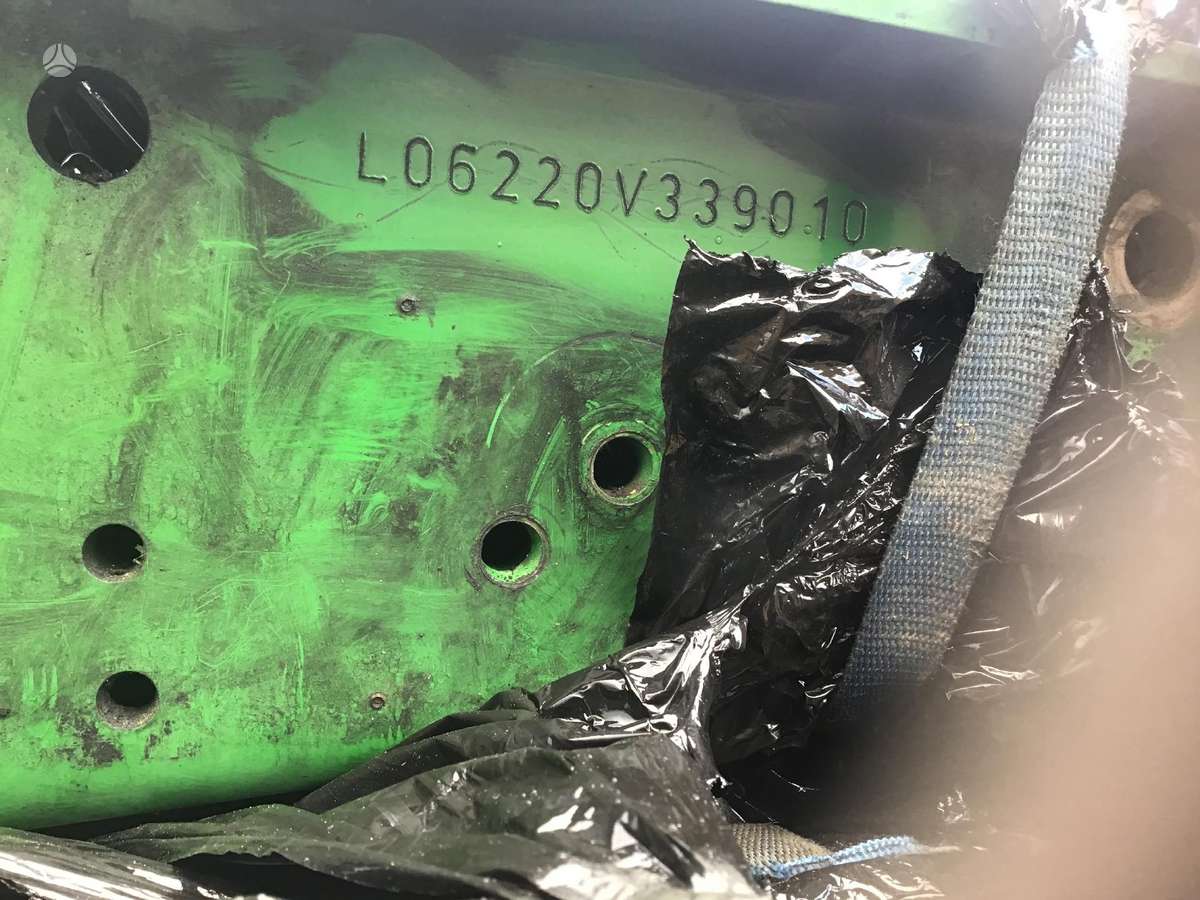 John Deere 6220