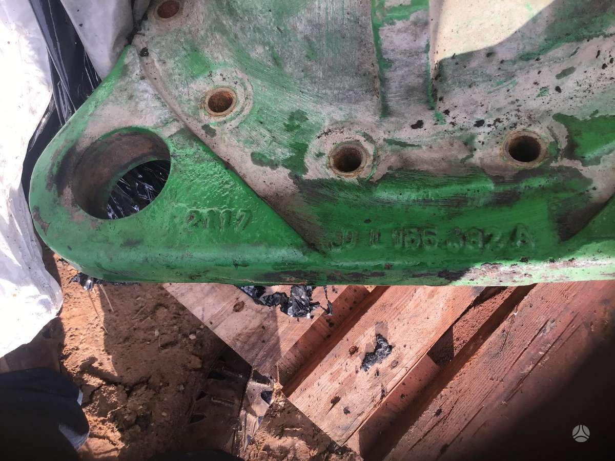 John Deere 6220