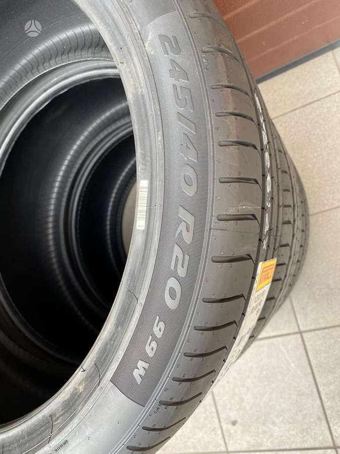 Pirelli P ZERO, летние 245/40 R20