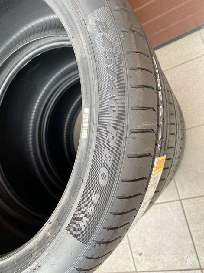 Pirelli P ZERO, summer 245/40 R20