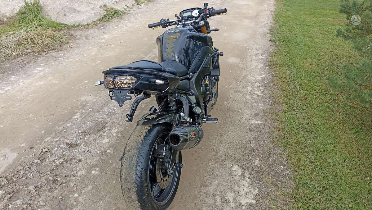 Yamaha FZ, street / classic
