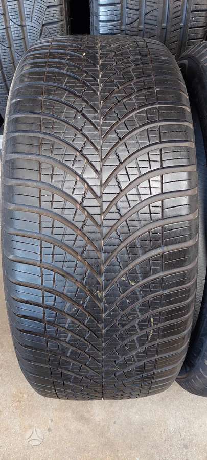 Goodyear, all-season 255/45 R19