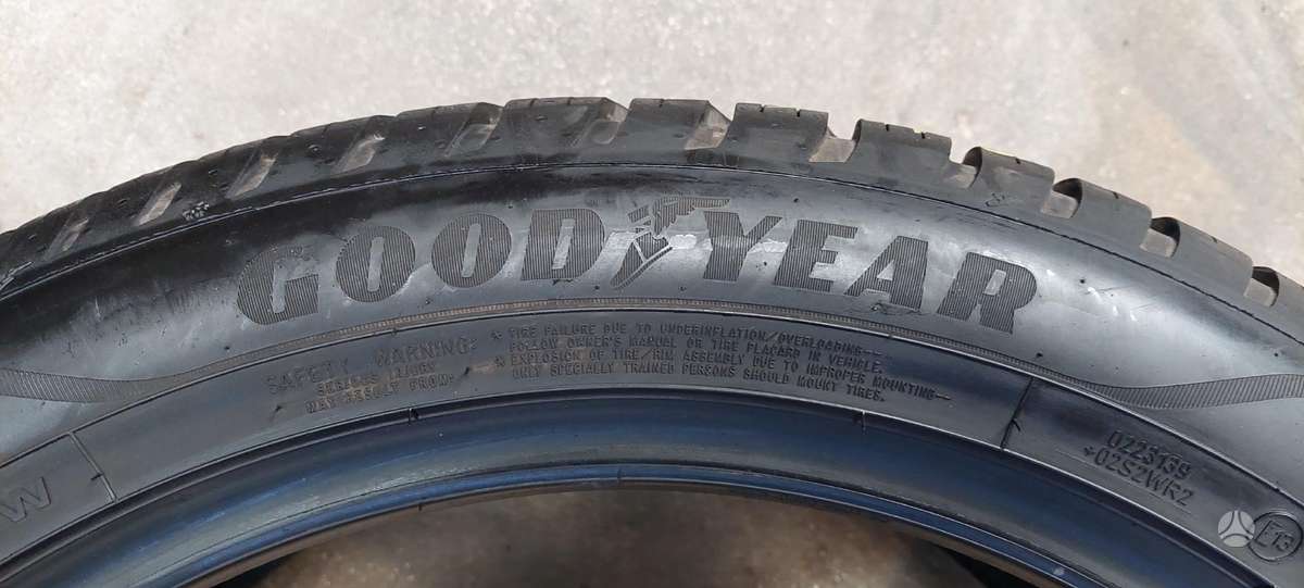 Goodyear, all-season 255/45 R19