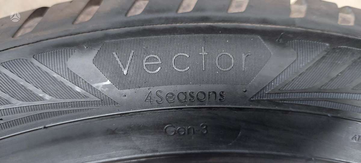 Goodyear, all-season 255/45 R19