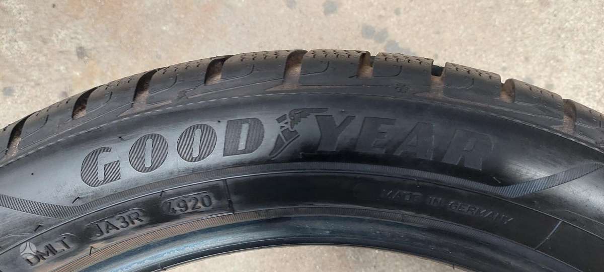 Goodyear, žieminės 215/50 R19