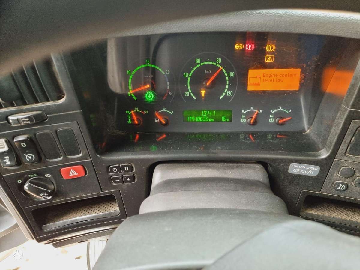Scania R420, single sleeper