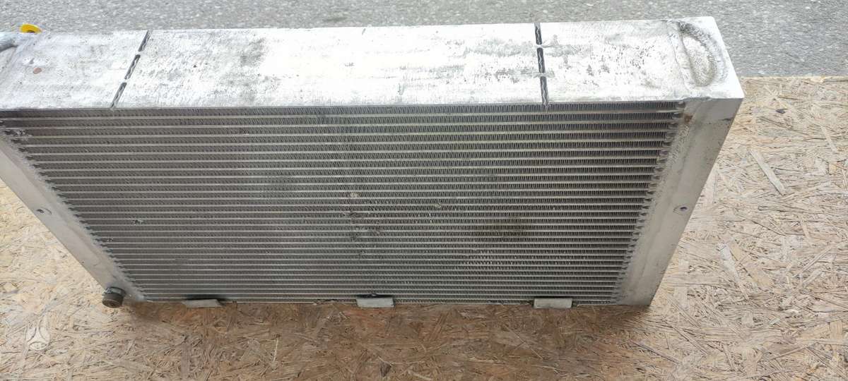 Volvo EW 140D, radiatorius