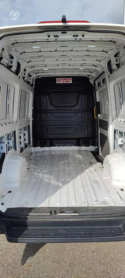 Volkswagen Crafter, cargo van