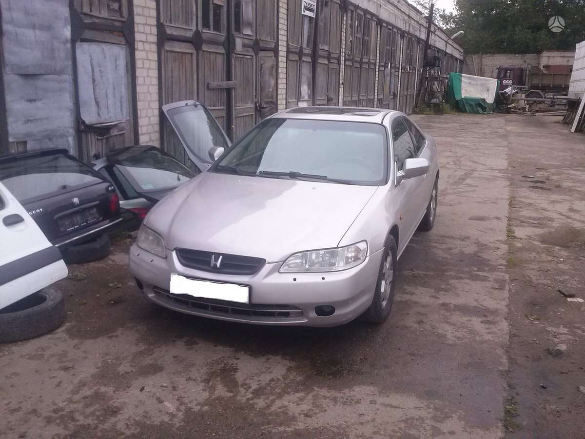 Honda Accord Dezes nera korobka netu